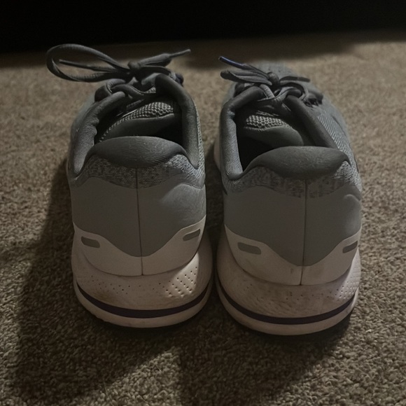 Like new Nike sneakers - Picture 4 of 5